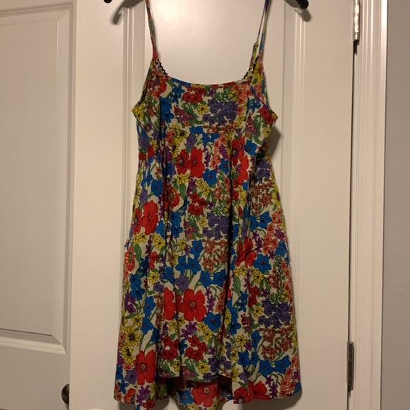 Natural Life Colorful Floral Dress, NWT
Size Medium - Picture 3 of 4